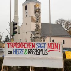FPÖ-Kundgebung gegen Asylchaos in Traiskirchen 131114